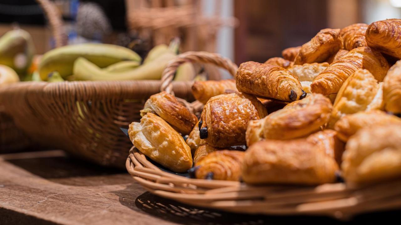 فندق هوتل كارلينا لا بلاني المظهر الخارجي الصورة